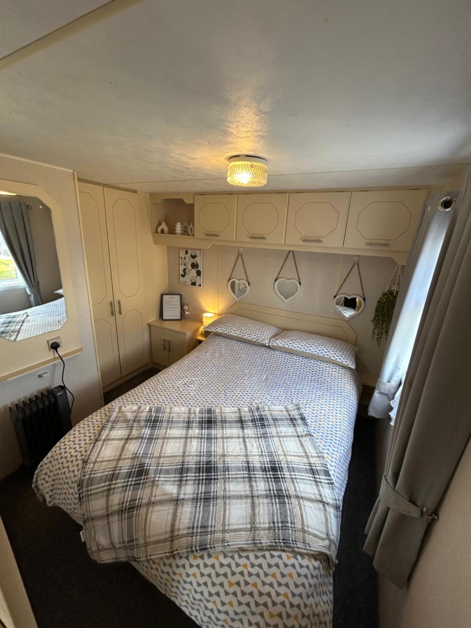 Baileys Caravan Sealands - Dog Friendly Ingoldmells Bagian luar foto